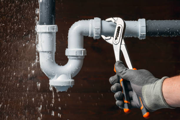 Professional Plumbing technician working in New London, OH
